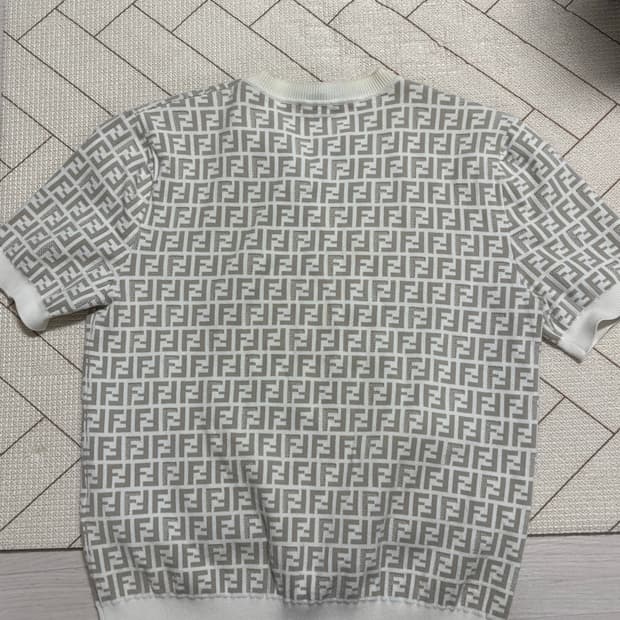 펜디 니트 반팔