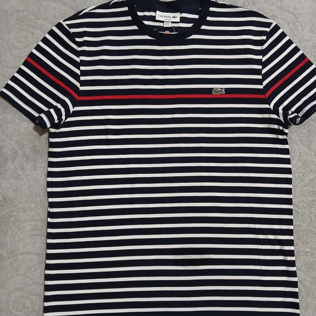 *Lacoste 스트라이프 반팔 티셔츠 (네이비)