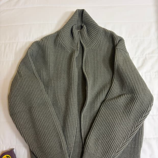 인사일런스 캐시미어니트집업