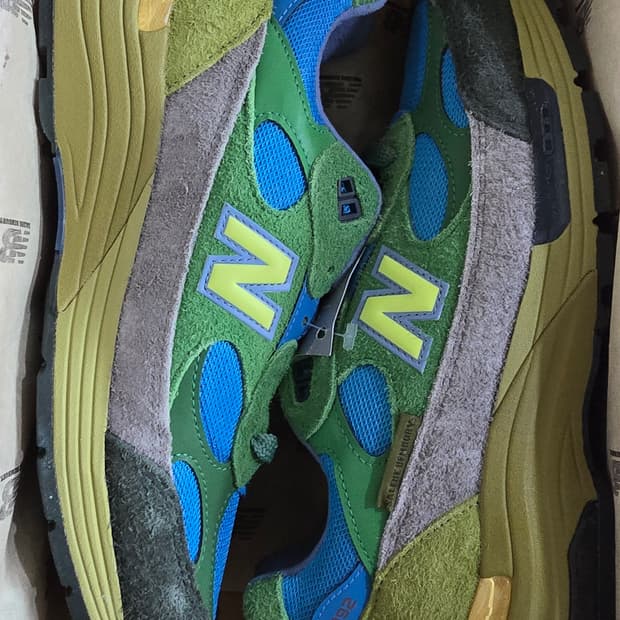 뉴발란스 x 살레헤 벰버리 992 그린 블루 - D 스탠다드
