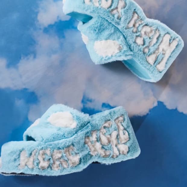 dollskill fur platform sandals 돌스킬!