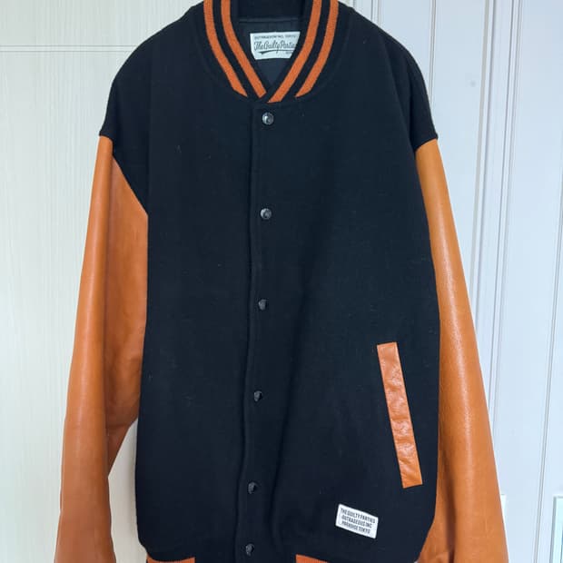 와코마리아 바시티 자켓