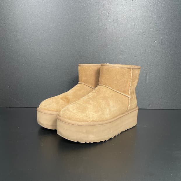 [245] UGG 미국 어그 클래식 울트라 미니 플랫폼 부츠 체스트넛
