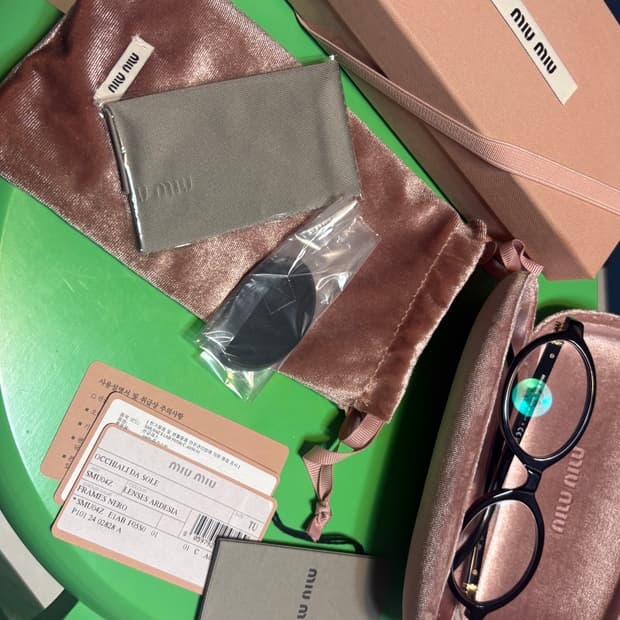 미우미우 안경(선글라스 렌즈 포함)리가드 블랙