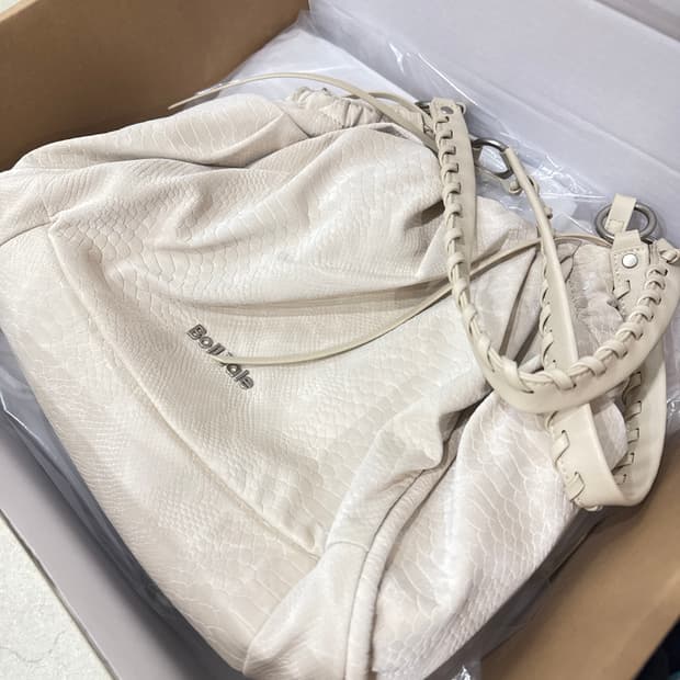 보일테일 비앙카백