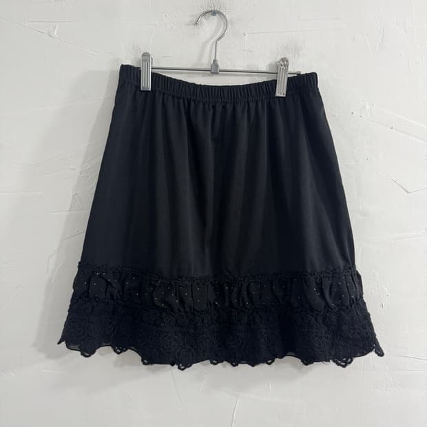 axes femme lace detail skirt