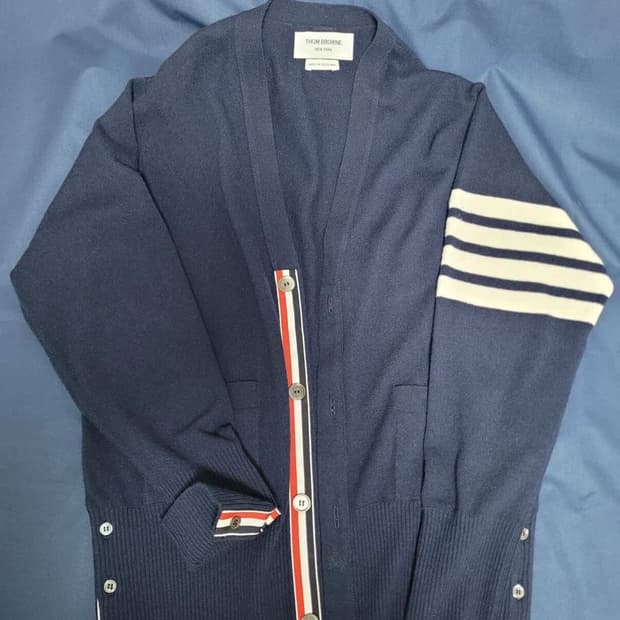 톰브라운 캐시미어 가디건 4 팝니다