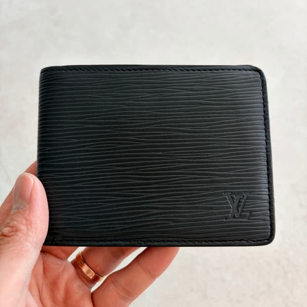 루이비통 에삐 반지갑 블랙