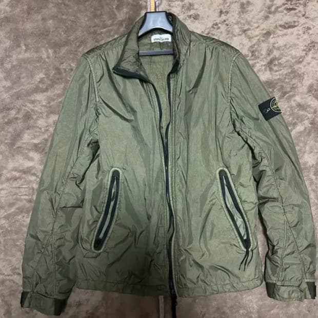 스톤아일랜드 경량 패딩