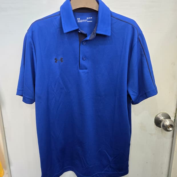 MD/M사이즈 )) UNDER ARMOUR언더아머 카라 반팔티셔츠!