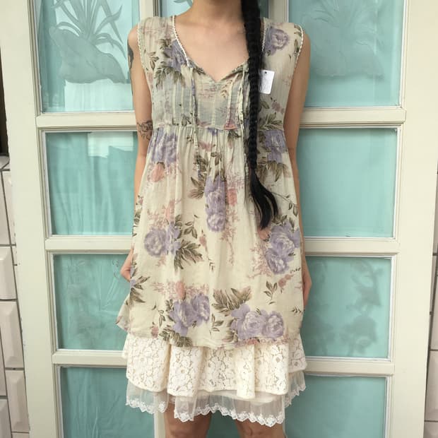 Flower pattern sleeveless