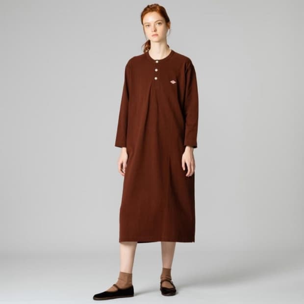 단톤 헨리넥 로고 티셔츠 원피스