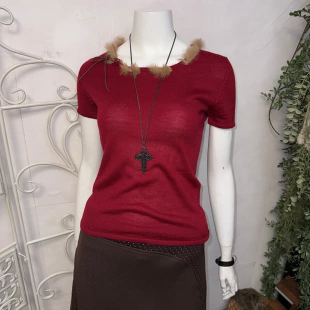 Red fur trimmed half knit