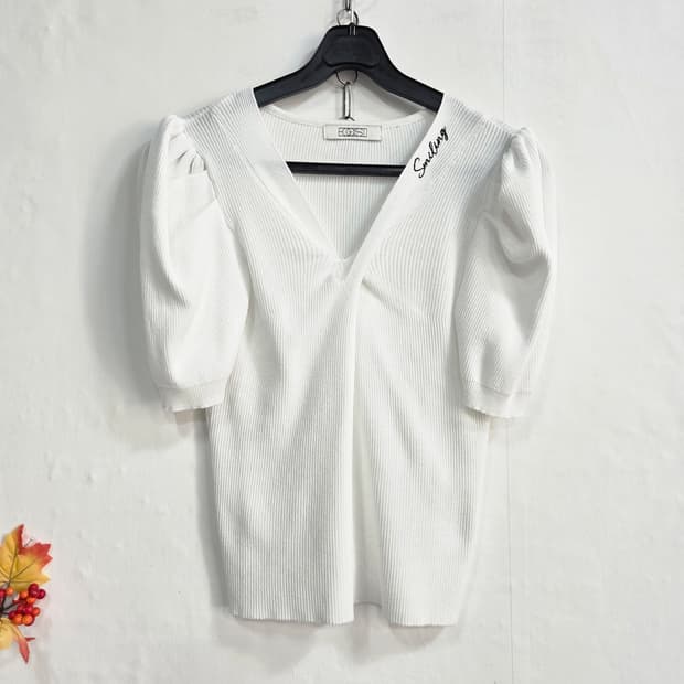 EGOSI 화이트 스마일 자수 퍼프 니트 90-32000