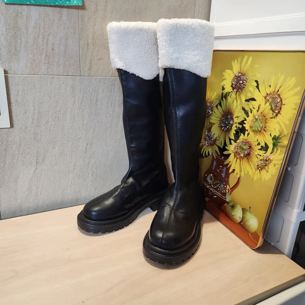 “겉가죽+안기모 퍼🔥 따뜻함 미쳤다… 양털 롱부츠”245
