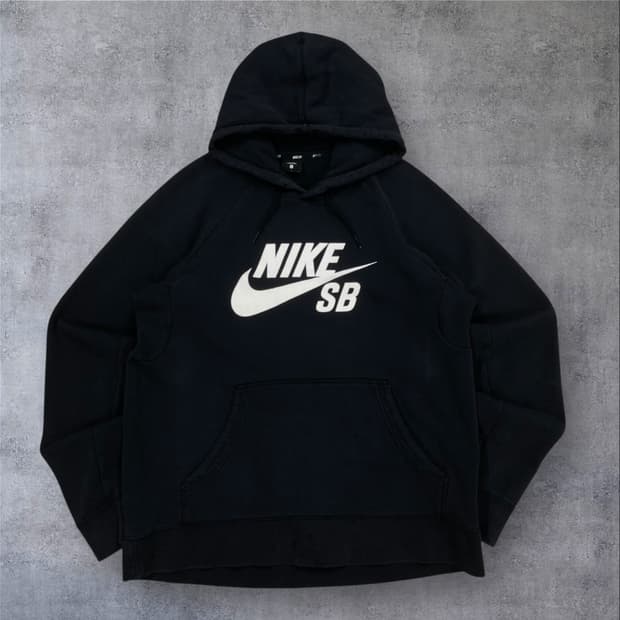 나이키 SB 블랙 컬러 빅로고 후드티