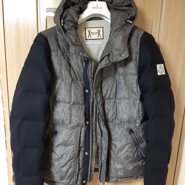 몽클레어 패딩 감마블루