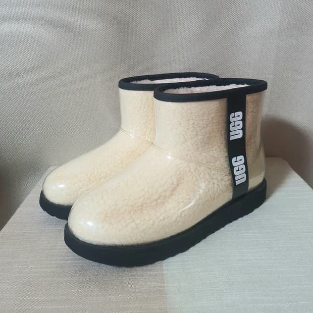 (새상품) UGG 어그 클래식 클리어 부츠 245mm