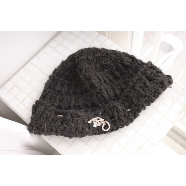 Black knit hat