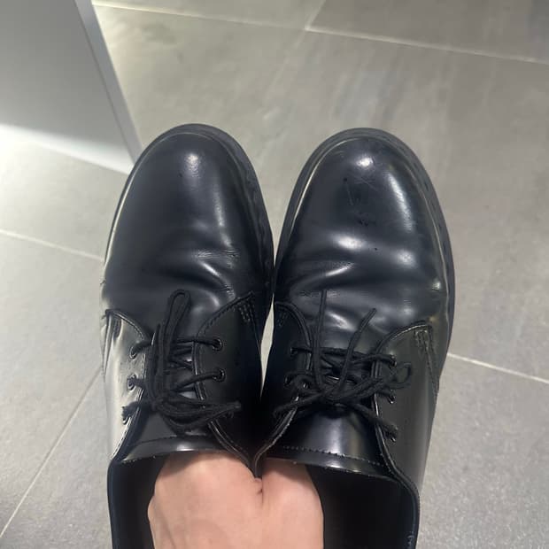 닥터마틴 1461 모노 블랙 (3홀)