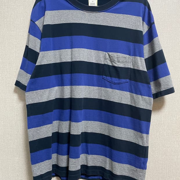 카키스 스트라이프 반팔티셔츠