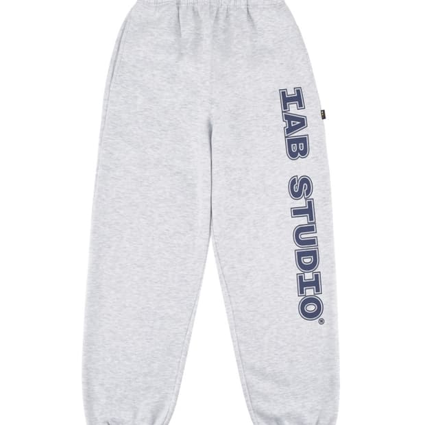 [M] 아이앱 스튜디오 아이앱 스트레이트 로고 스웨트팬츠 라이트 그레이