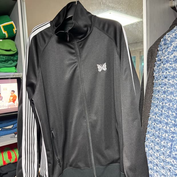 니들스 트랙탑 셋업팝니다