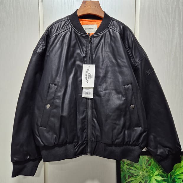 제너럴아이디어 레더 누빔 블루종 블랙.새상품