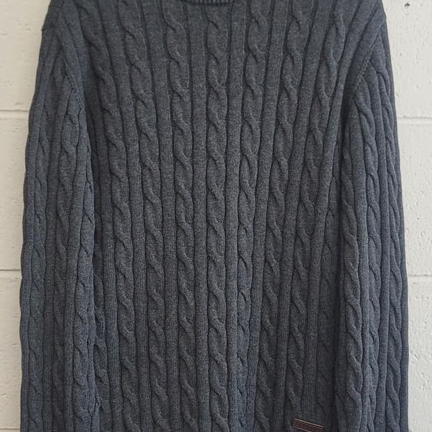 코모도(COMODO) 꽈배기 케이블 니트 판매