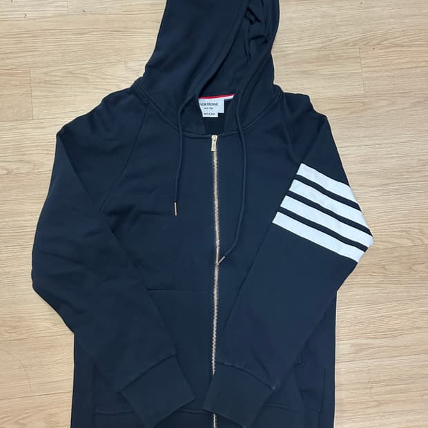 톰브라운 후드집업 네이비