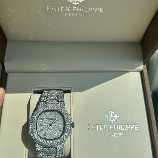 파텍필립 노틸러스 버스트다운