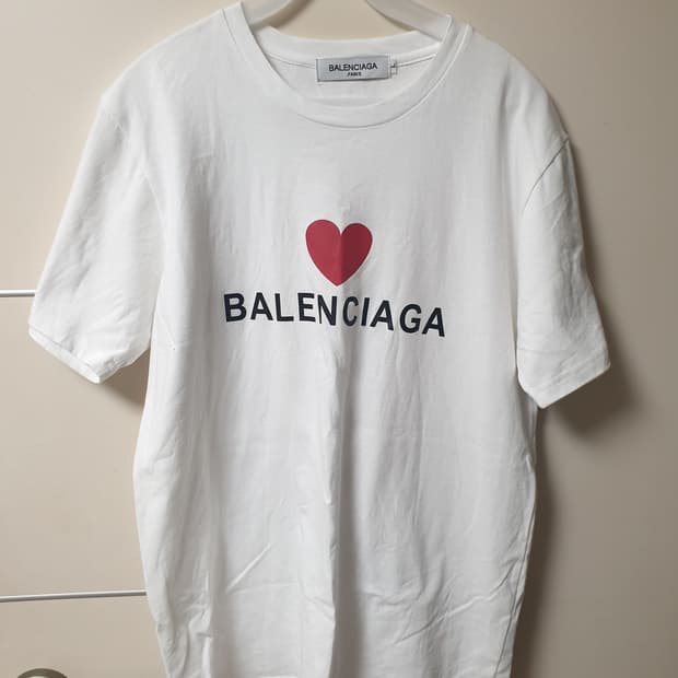 [여성] 발렌시아가 하트 로고 반팔티 L