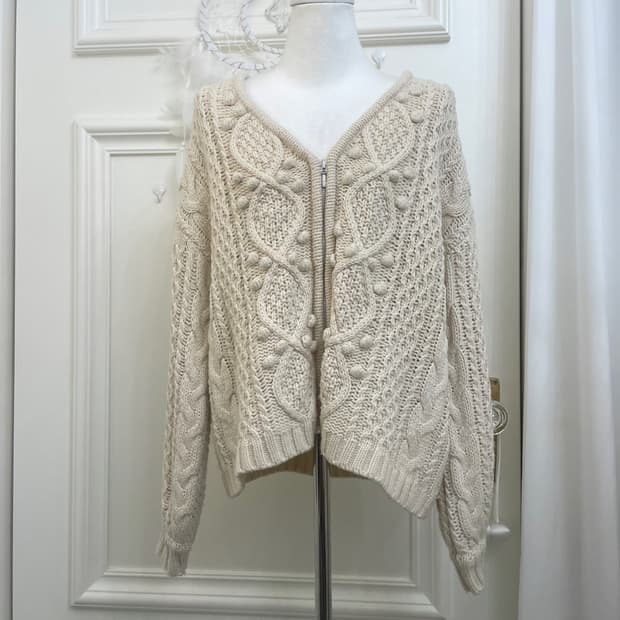 ivory twist pongpong point cute zip-up