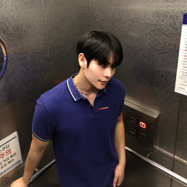 프라다 정품 로고패치 pk 티 네이비