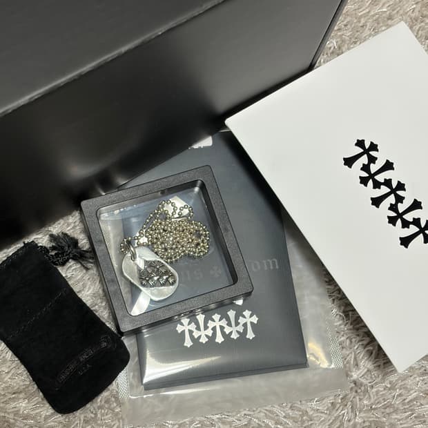 크롬하츠 레이즈드 세메터리 도그택 팬던트 + 정품 볼체인 30인치