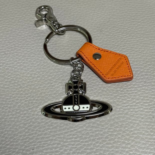 비비안 웨스트우드 사피아노 ORB키링