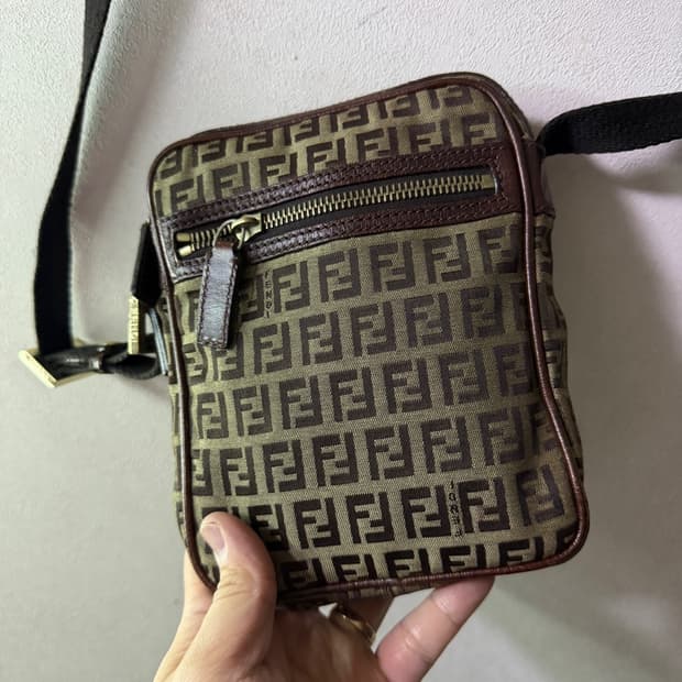 펜디 FF 주카패턴 미니 크로스백