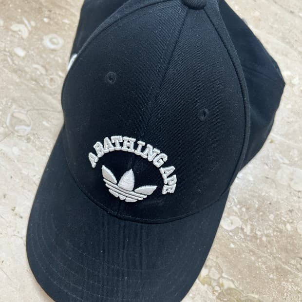 베이프X아디다스 모자