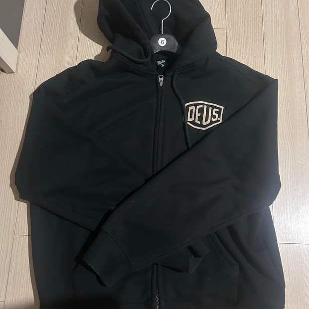 데우스 엑스 마키나 후드집업 (기모)