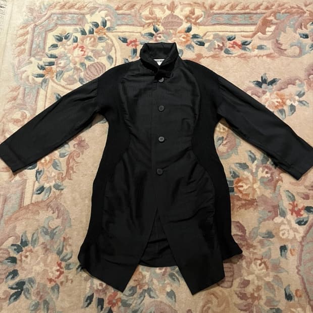  Issey Miyake 이세이 미야케 블랙 플리츠 싱글 코트