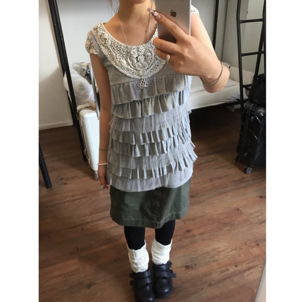 빈티지 오리엔탈 프릴 반팔 탑, 카키 버튼 미디 스커트