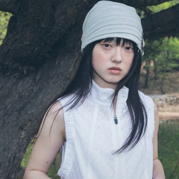 뚜오미오 OVERSIZED GLITTER BEANIE [IVORY]