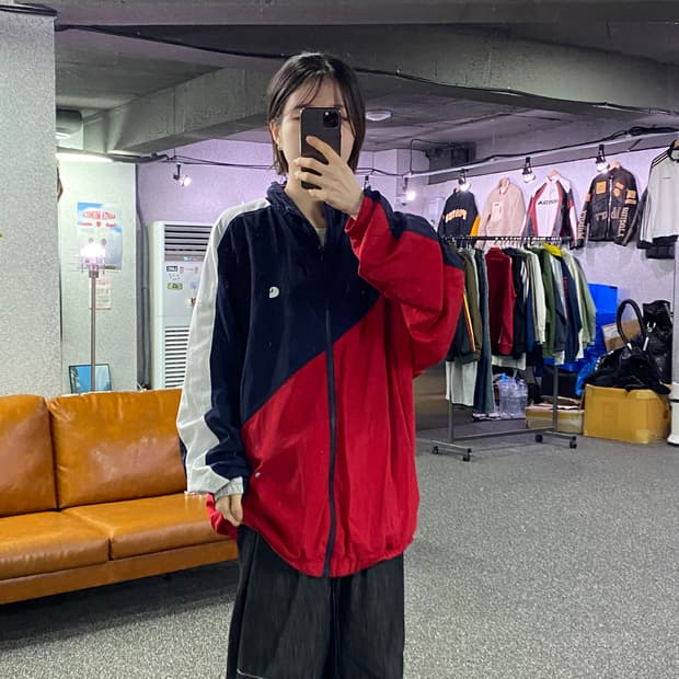 칼하트 빅로고 투톤 배색 바람막이 B4598