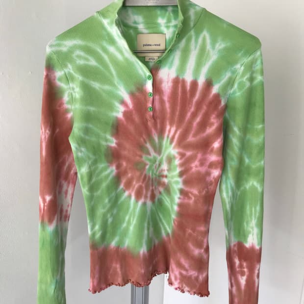 tie-dye high neck top