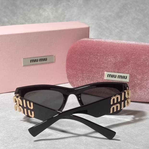 미우미우 블랙 선글라스