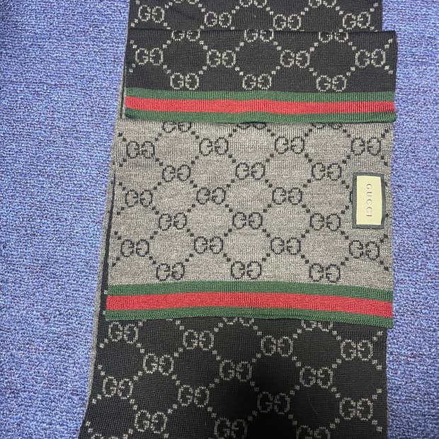 구찌 GG 투톤 울 머플러