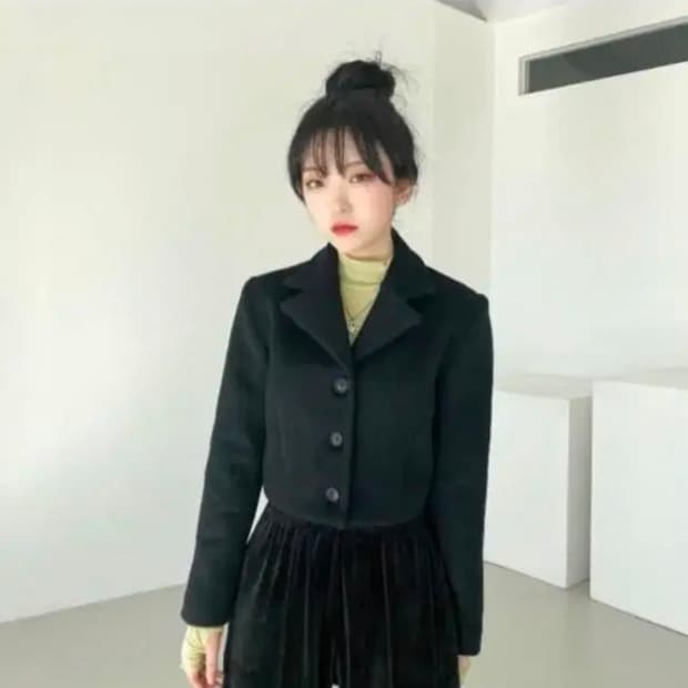 라뇨 체리퀴리 울 크롭 코트 블랙 1size