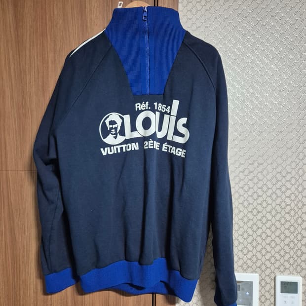 루이비통 멀티지퍼 맨투맨xl