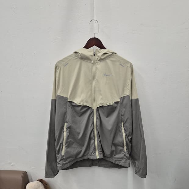 나이키 리펠 UV 윈드러너 러닝 자켓 XL