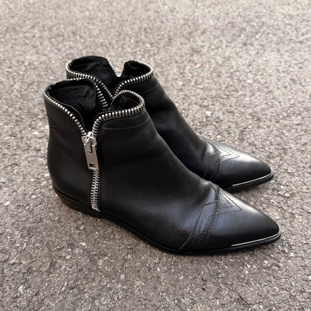 Mannish D Ennila Zip Boots